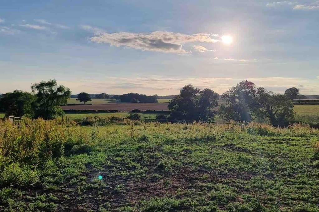 コヴェントリーHillfields Farm Barn - A Rural Equestrian Escapeアパートメント エクステリア 写真